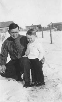 11RaywithFatherWinter1930